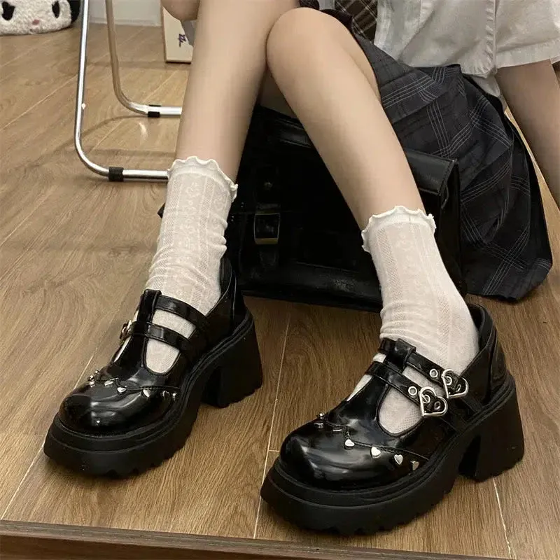 Mary Jane Shoes with Platform and Heart Buckle