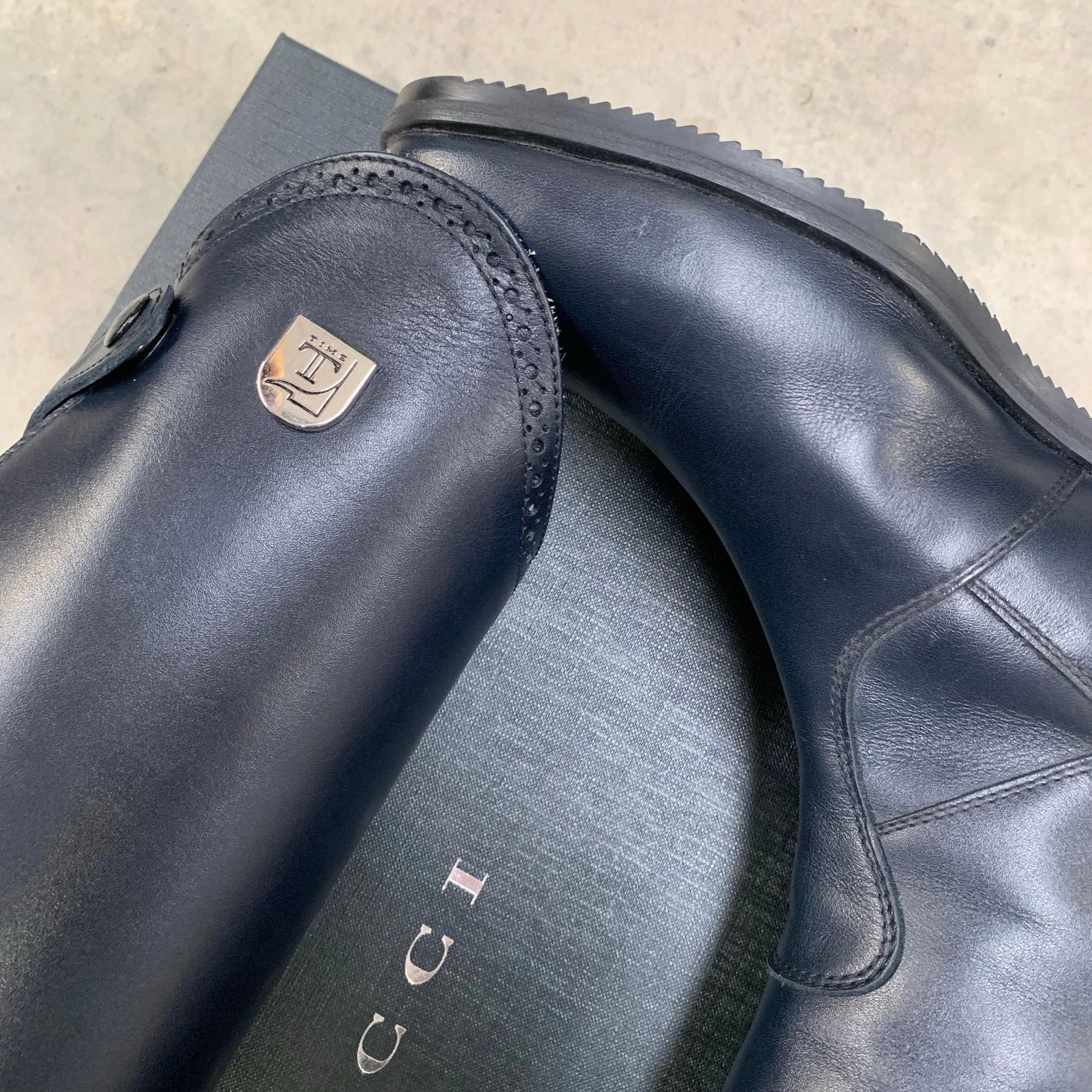 Sofia - Navy with punched top
